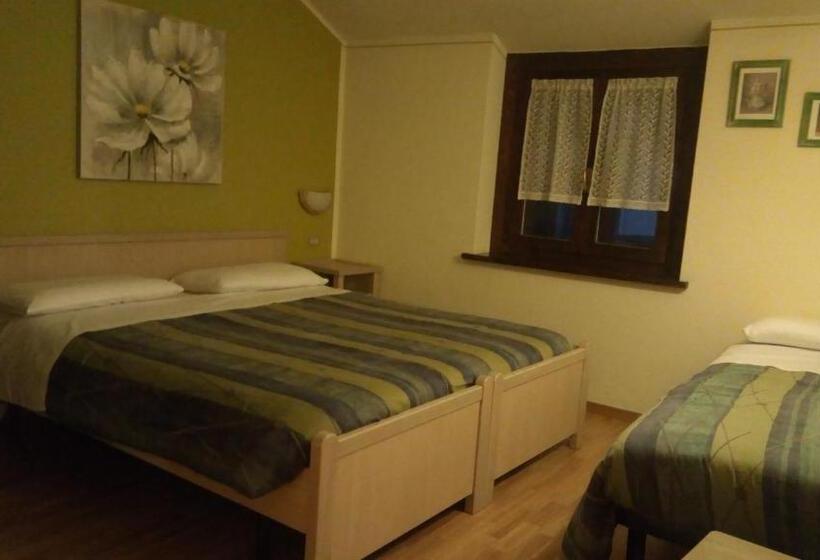 בית מלון כפרי Garni Delia