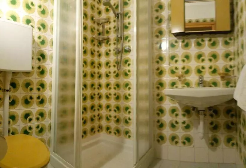 Hotelli Garni Delia