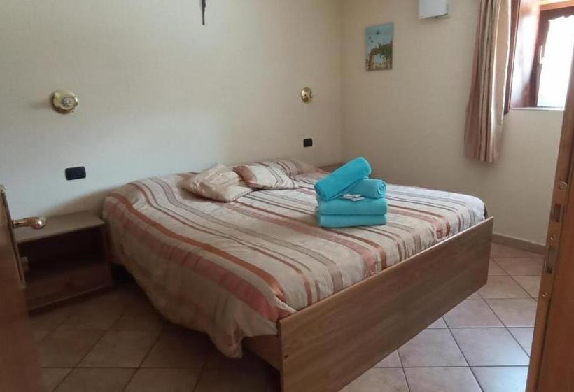 בית מלון כפרי Garni Delia