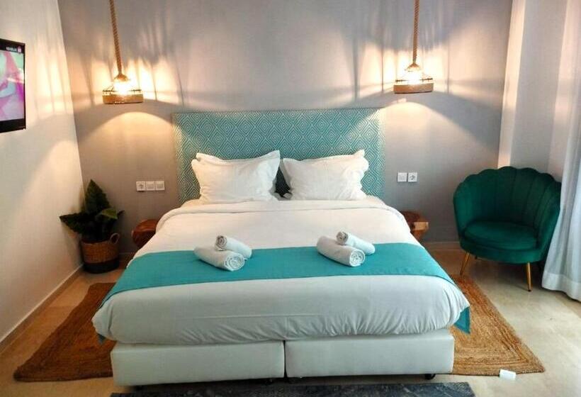 هتل Port 7  Boutique Collection