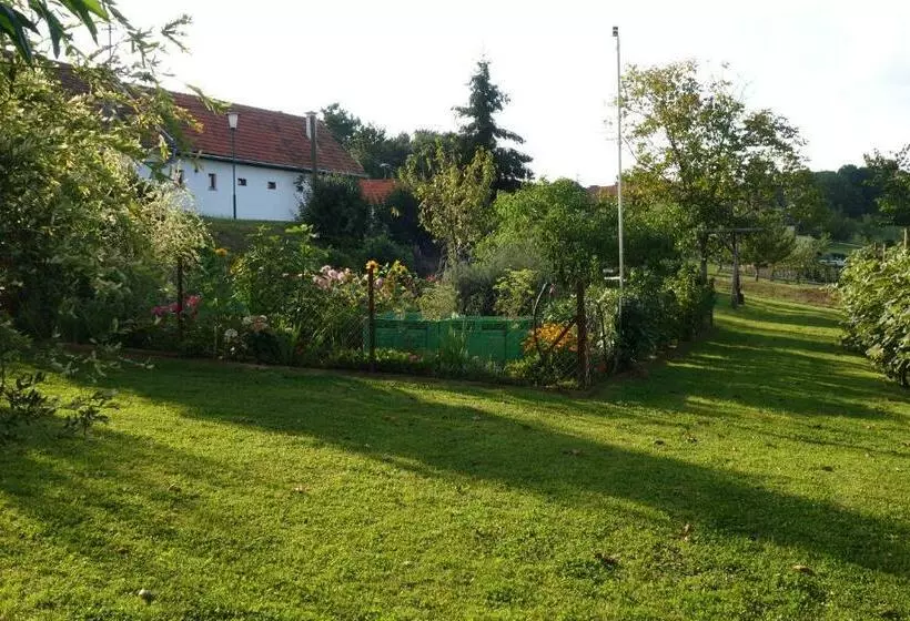 ホテル Spezialitätenhof Familie Eichmann