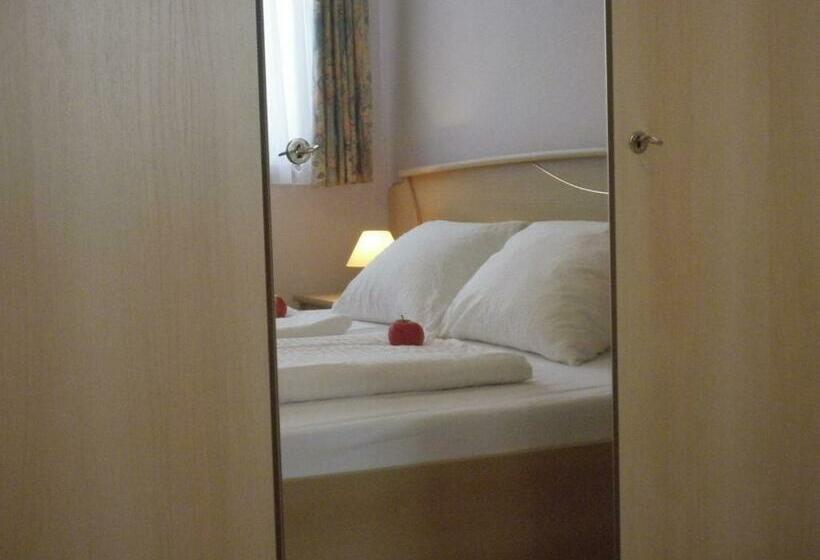 בית מלון כפרי Spezialitätenhof Familie Eichmann