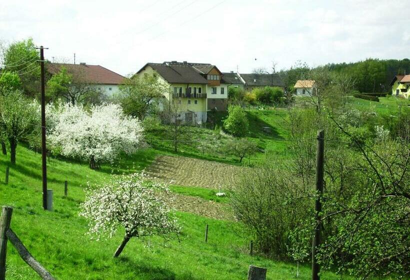 בית מלון כפרי Spezialitätenhof Familie Eichmann