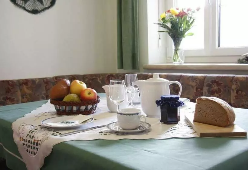 ホテル Spezialitätenhof Familie Eichmann