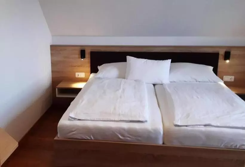 ホテル Weinlandhof