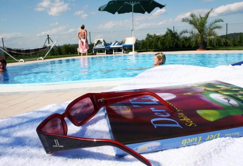 Отель Weinlandhof