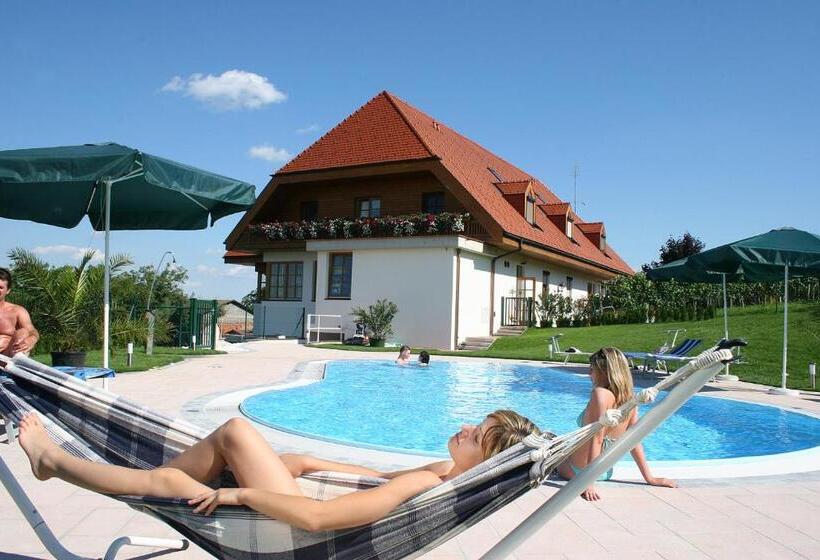 Отель Weinlandhof