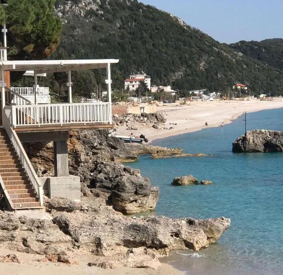 پانسیون Vila Greccia Dhermi