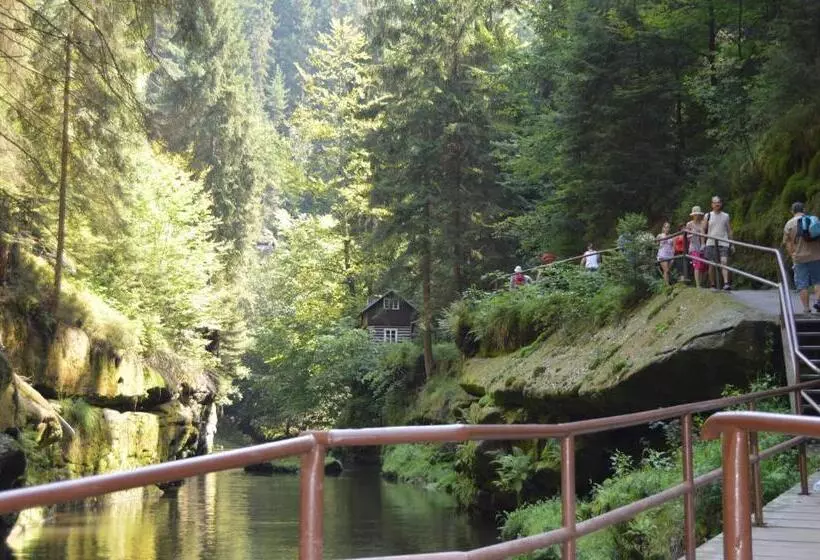 Pension A Restaurant Vesna   české švýcarsko