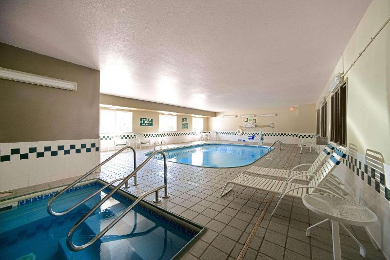 בית מלון כפרי Americinn By Wyndham Quincy