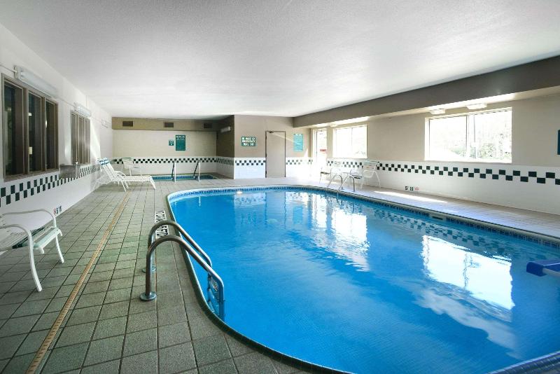 בית מלון כפרי Americinn By Wyndham Quincy