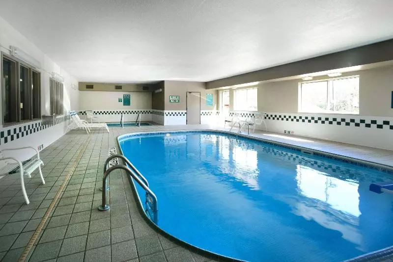 Отель Americinn By Wyndham Quincy