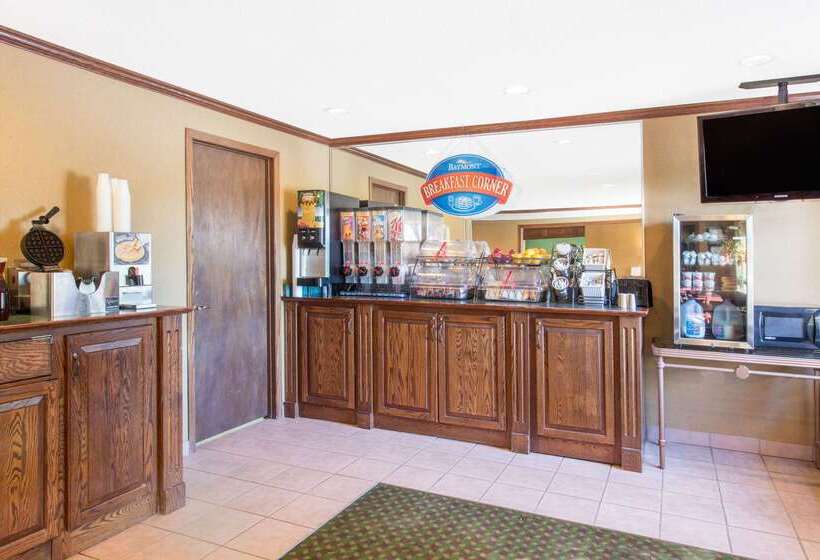 فندق Baymont By Wyndham Davenport