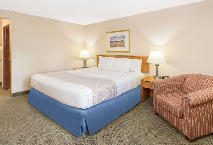 فندق Baymont By Wyndham Davenport