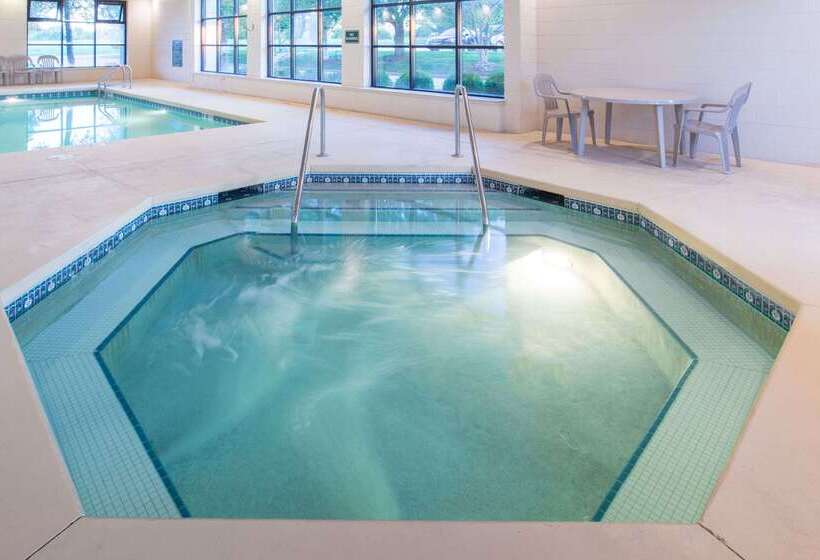 فندق Baymont By Wyndham Davenport