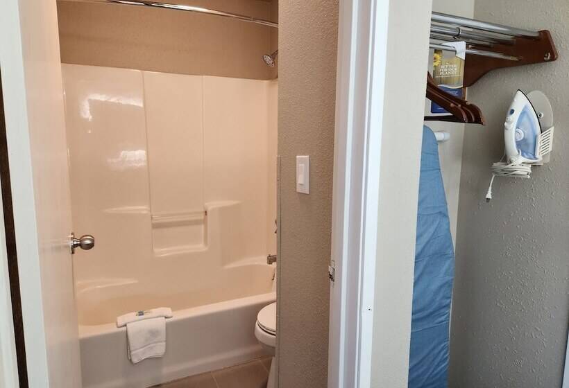 فندق Baymont By Wyndham Davenport