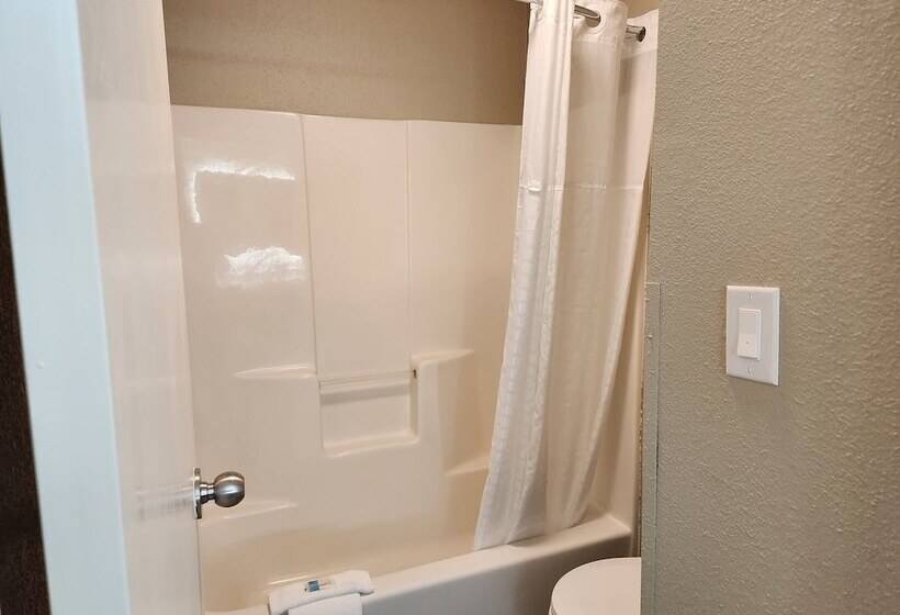 فندق Baymont By Wyndham Davenport