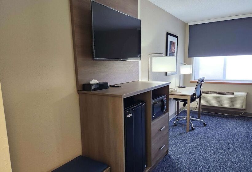 فندق Baymont By Wyndham Davenport