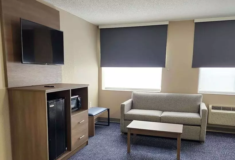 هتل Baymont By Wyndham Davenport