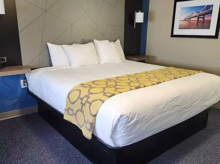 هتل Baymont By Wyndham Davenport