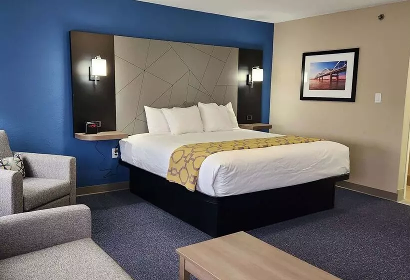 هتل Baymont By Wyndham Davenport