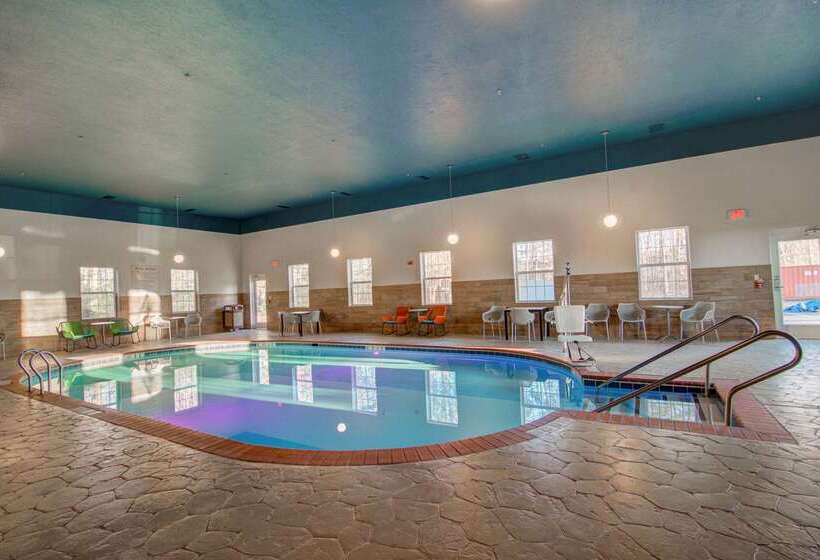 בית מלון כפרי Comfort Suites Newport News Airport