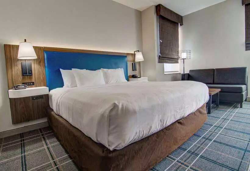 هتل Comfort Suites Newport News Airport