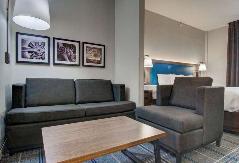 בית מלון כפרי Comfort Suites Newport News Airport