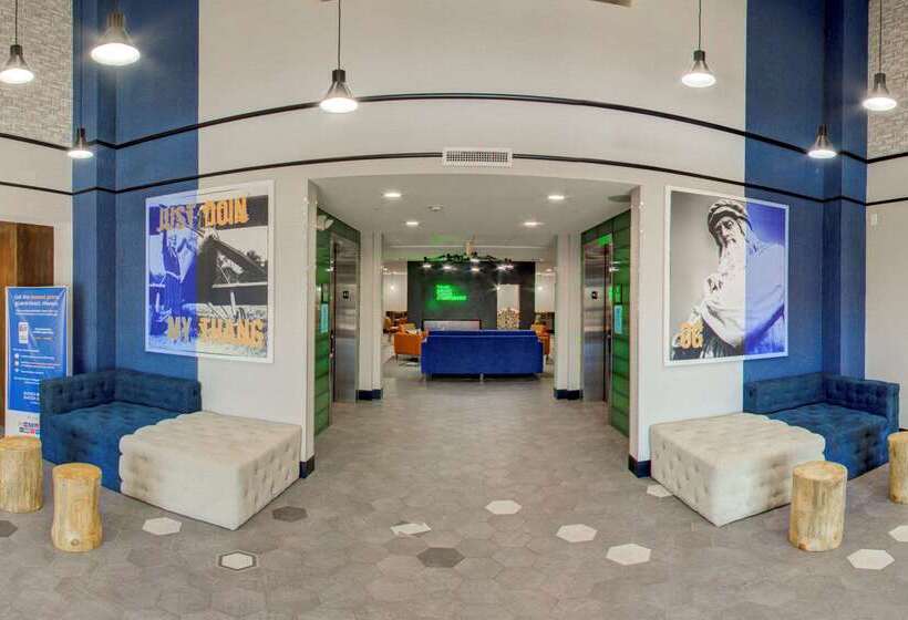 בית מלון כפרי Comfort Suites Newport News Airport