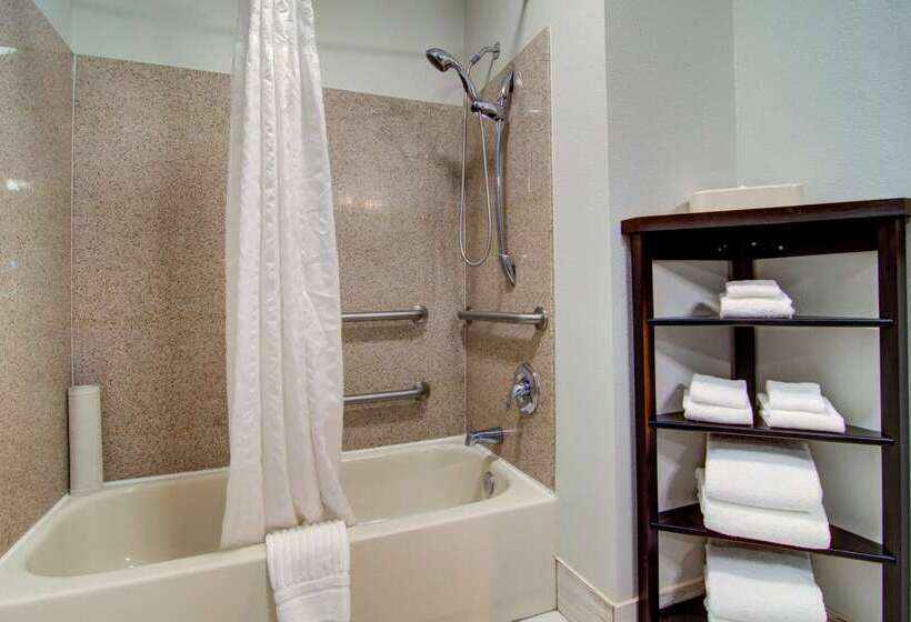 בית מלון כפרי Comfort Suites Newport News Airport