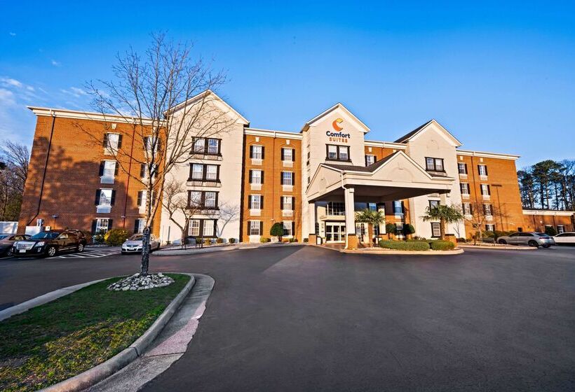 בית מלון כפרי Comfort Suites Newport News Airport