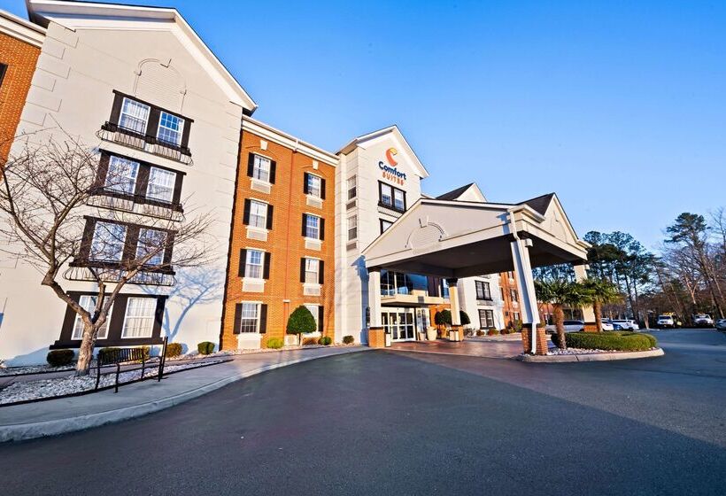 בית מלון כפרי Comfort Suites Newport News Airport