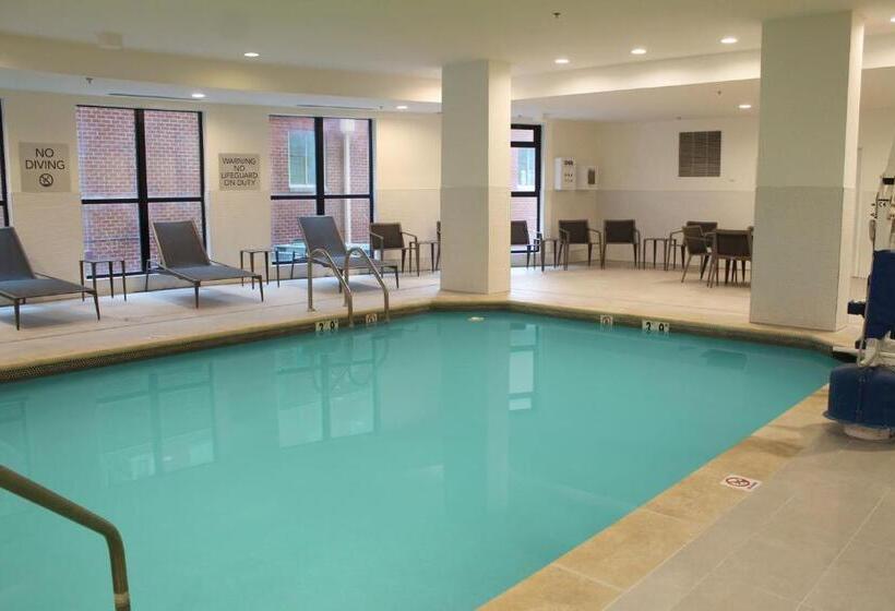 فندق Courtyard By Marriott Washington Capitol Hill/navy Yard