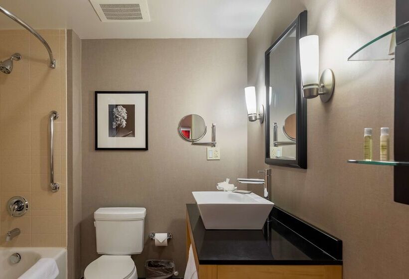 Doubletree By Hilton Hotel Savannah Airport