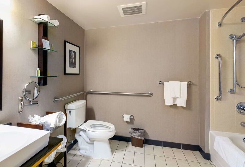 Doubletree By Hilton Hotel Savannah Airport