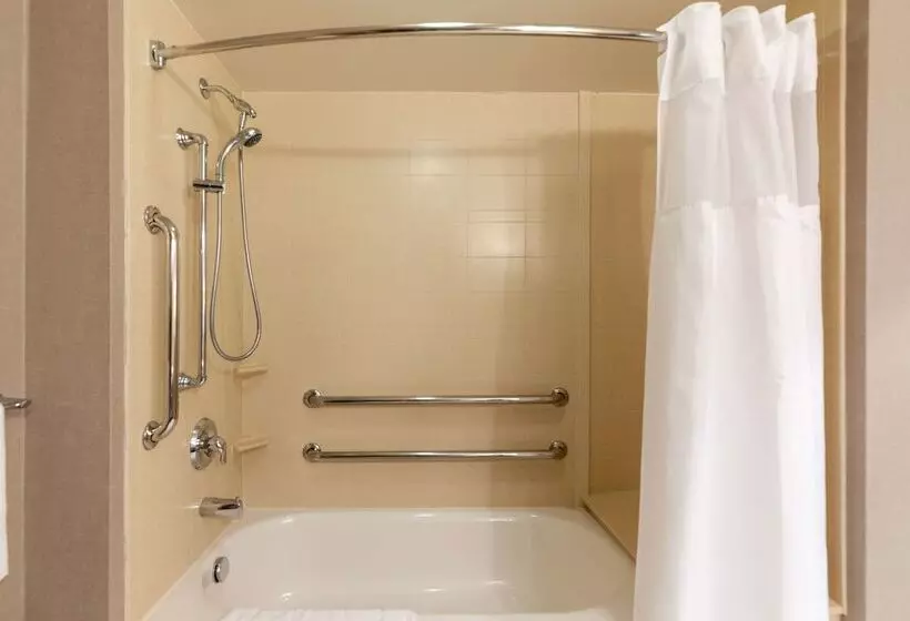 Doubletree By Hilton Hotel Savannah Airport