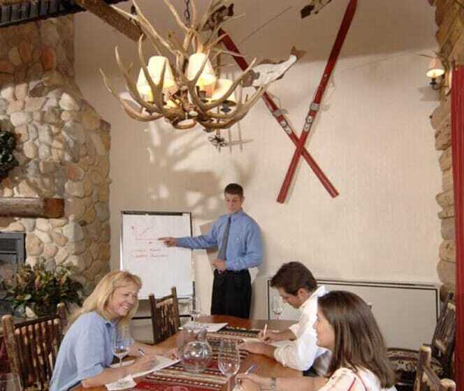 בית מלון כפרי Finger Lakes Lodging