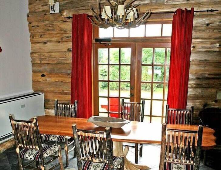 בית מלון כפרי Finger Lakes Lodging