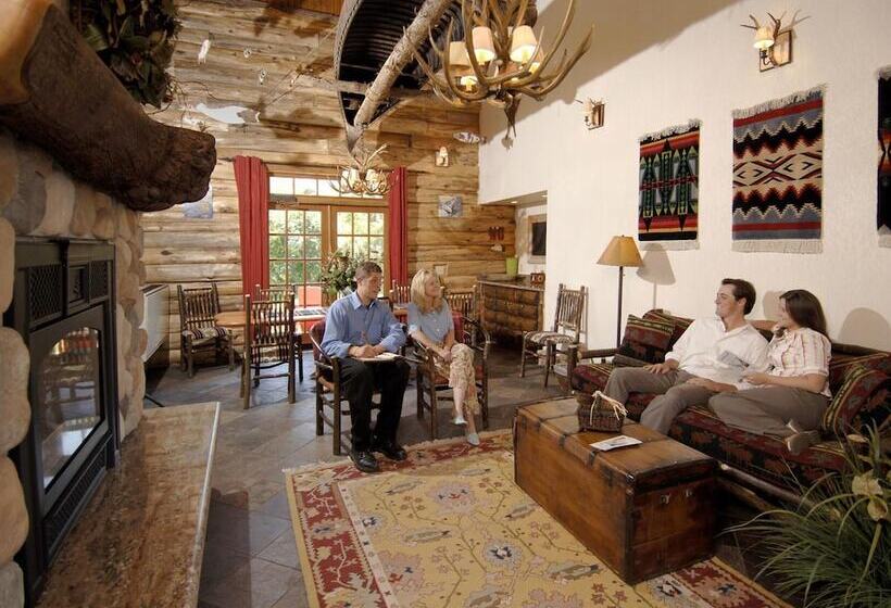 בית מלון כפרי Finger Lakes Lodging