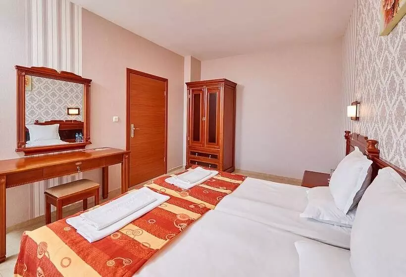 בית מלון כפרי Karolina