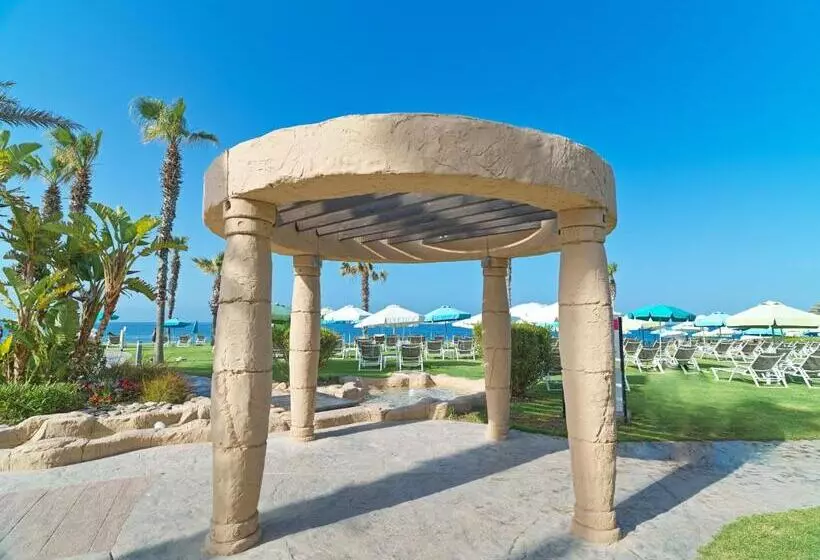 Отель Leonardo Cypria Bay