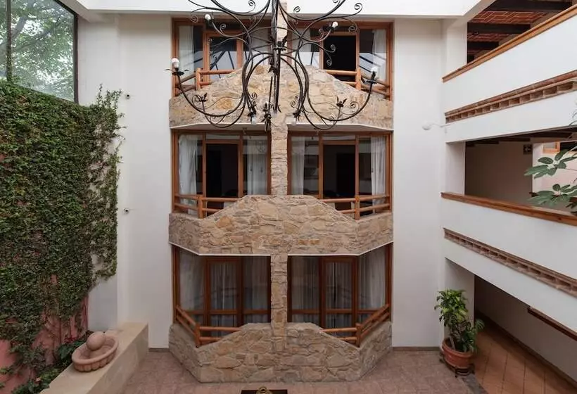 هتل Plaza Magnolias