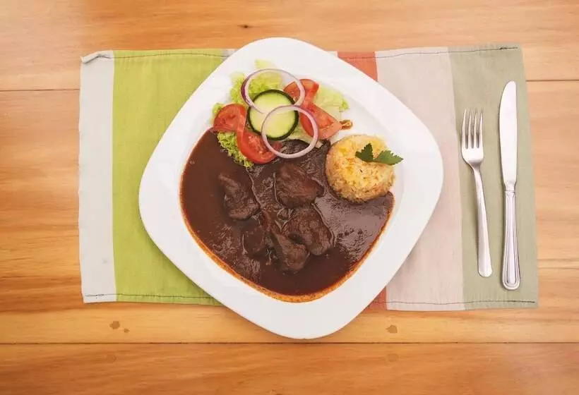 هتل Plaza Magnolias