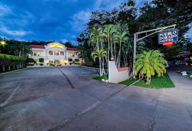 هتل Pueblo Dorado