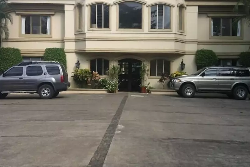 هتل Pueblo Dorado