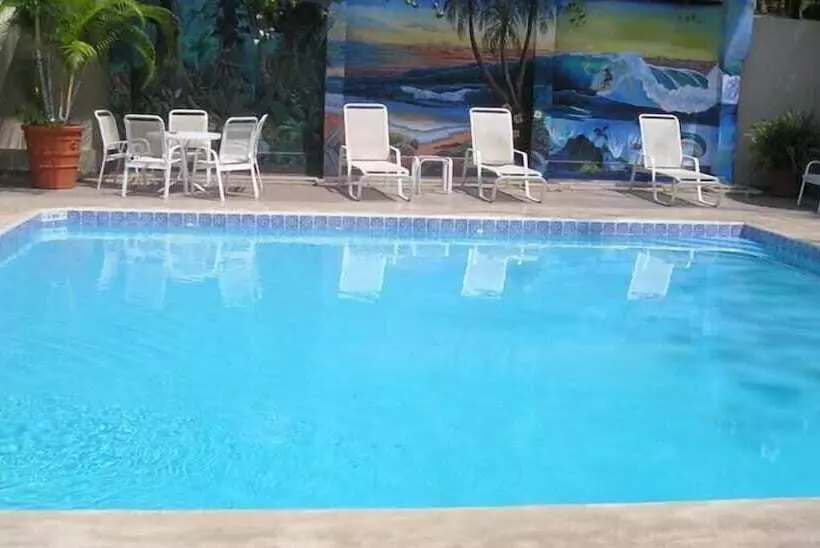 هتل Pueblo Dorado