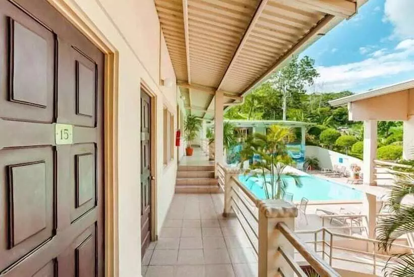 هتل Pueblo Dorado