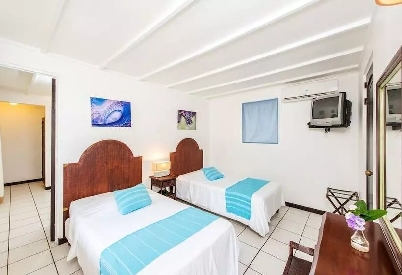 هتل Pueblo Dorado