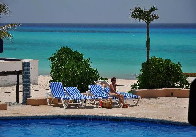 ホテル The Reef Playacar Resort