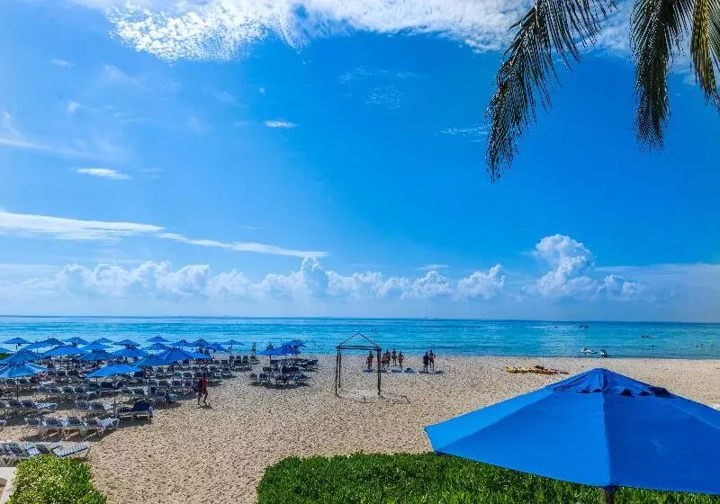 ホテル The Reef Playacar Resort